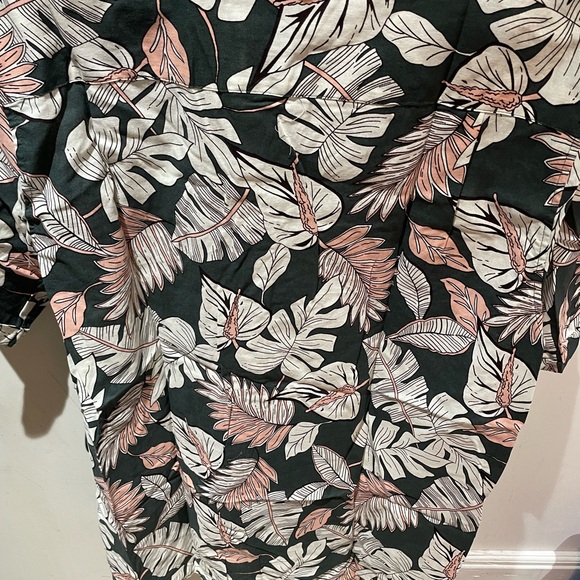 Men’s button down green with pink and white tropical print. New with tags. - Picture 5 of 8